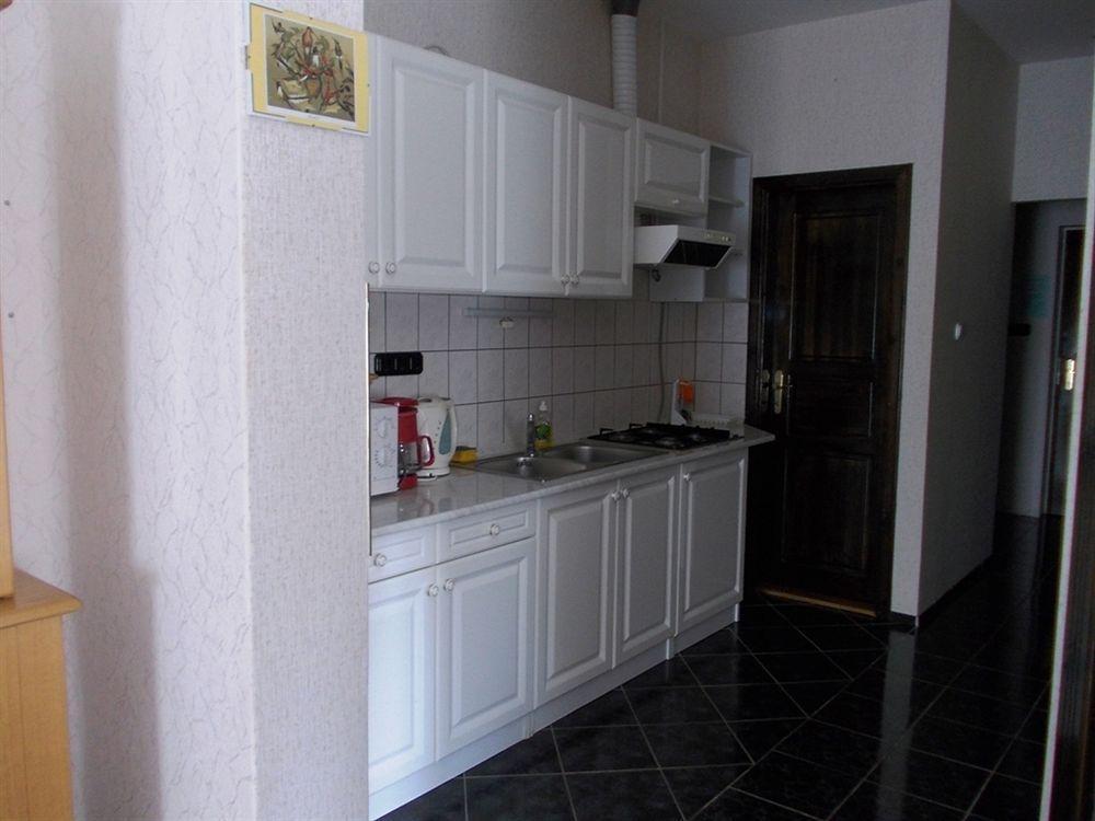 Astoria Panzio Bed & Breakfast เฮวิซ ภายนอก รูปภาพ